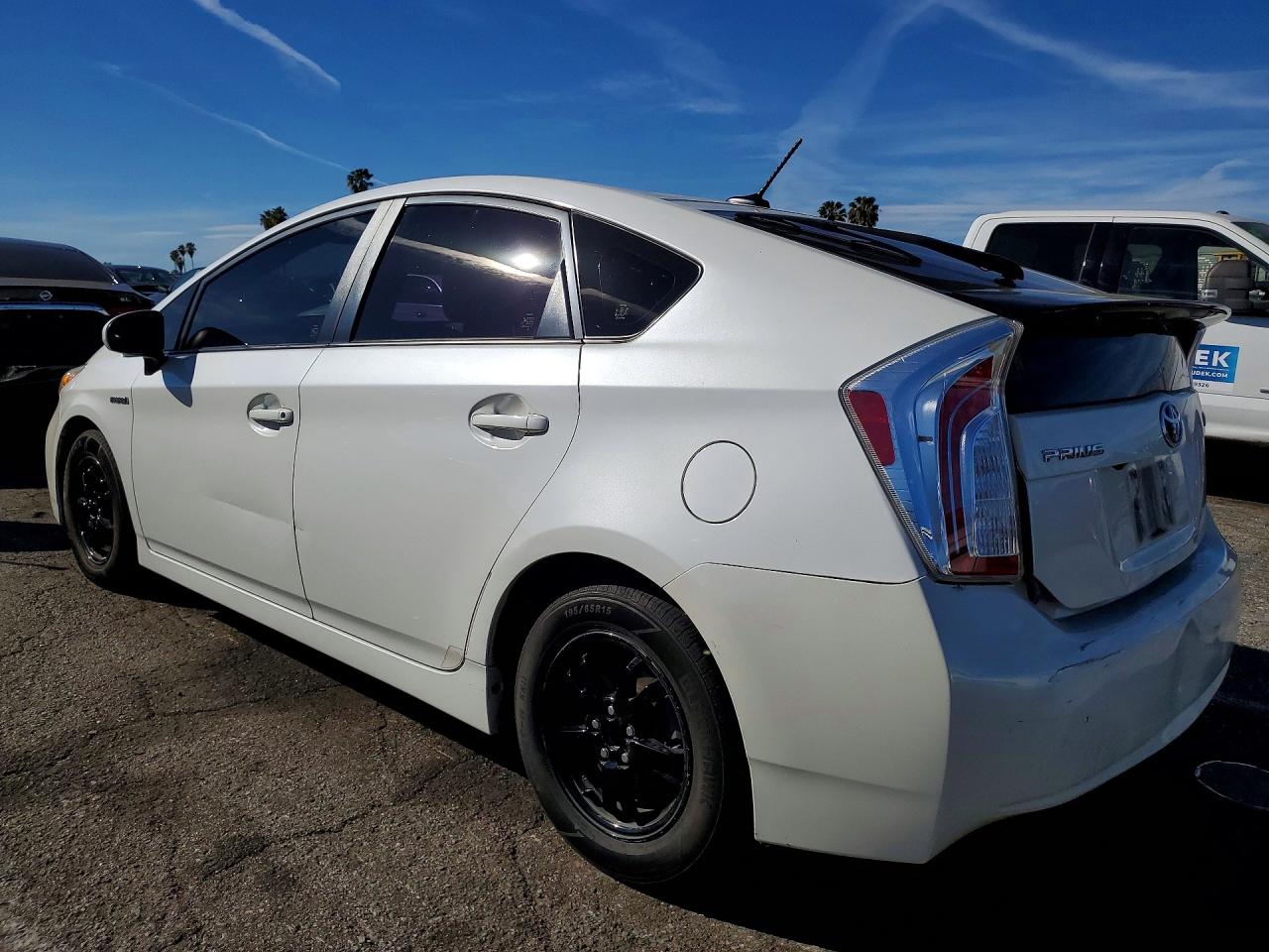 2014 TOYOTA PRIUS THREE photo 2