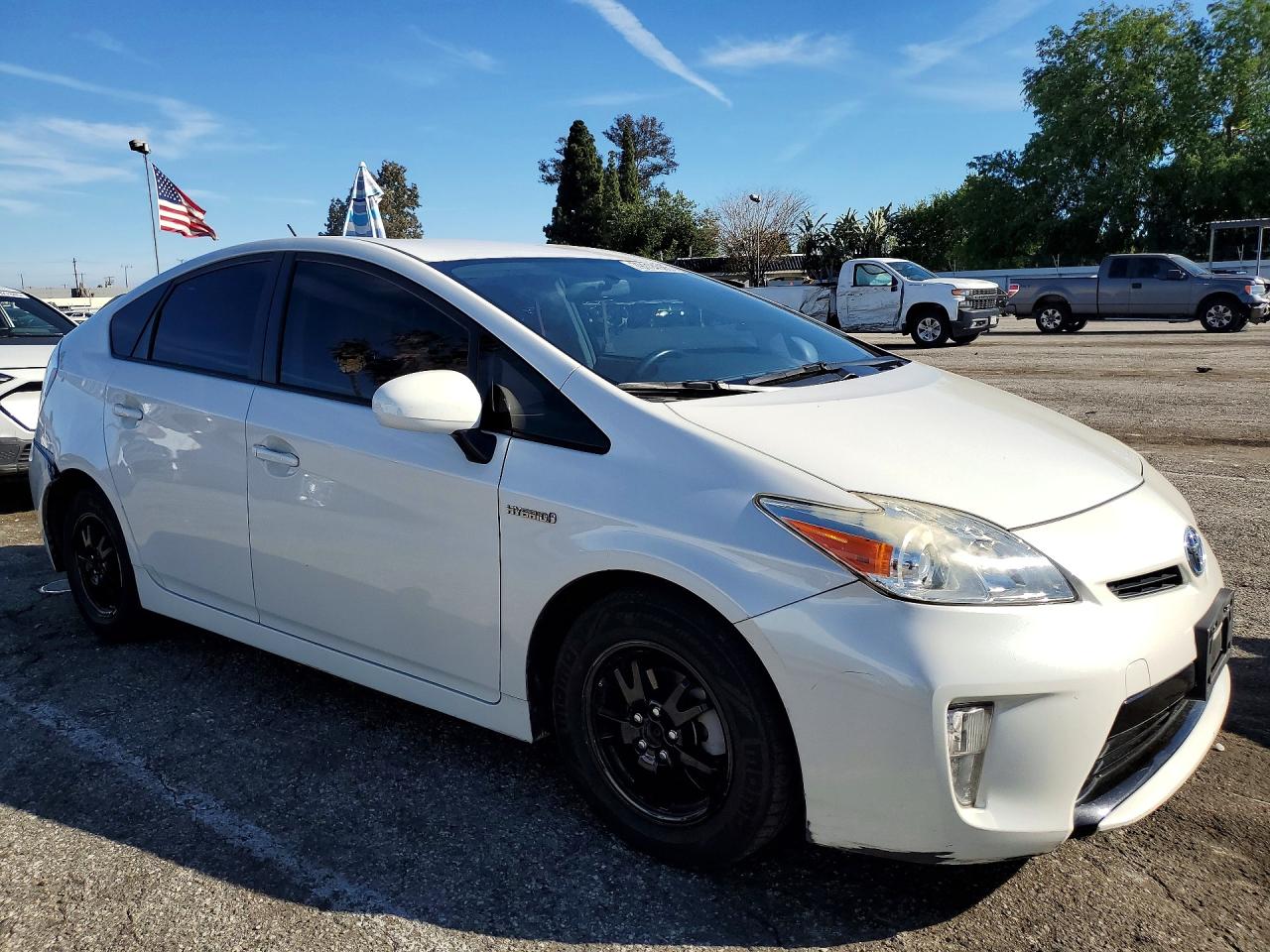 2014 TOYOTA PRIUS THREE photo 4