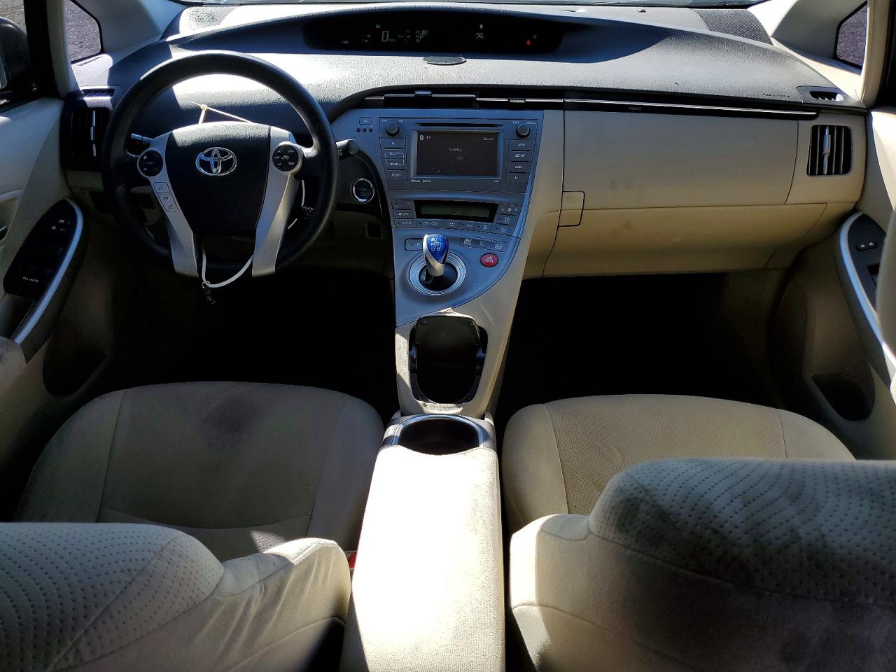2014 TOYOTA PRIUS THREE photo 8