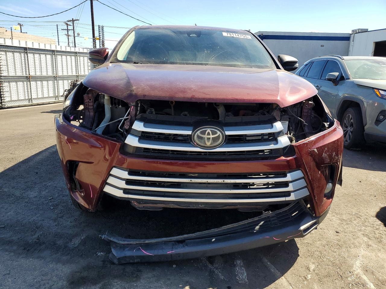2017 TOYOTA HIGHLANDER LE PLUS photo 9