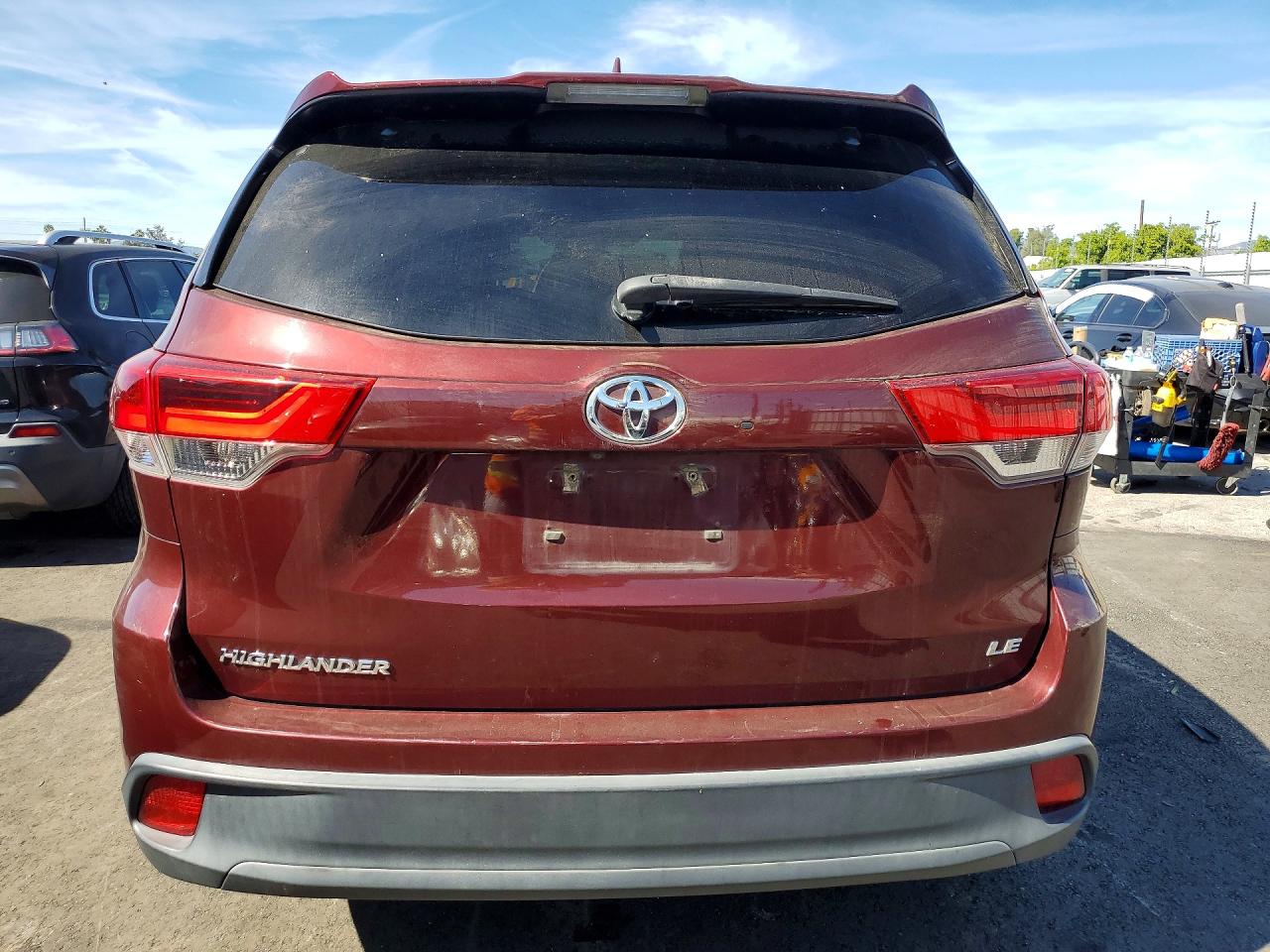 2017 TOYOTA HIGHLANDER LE PLUS photo 11
