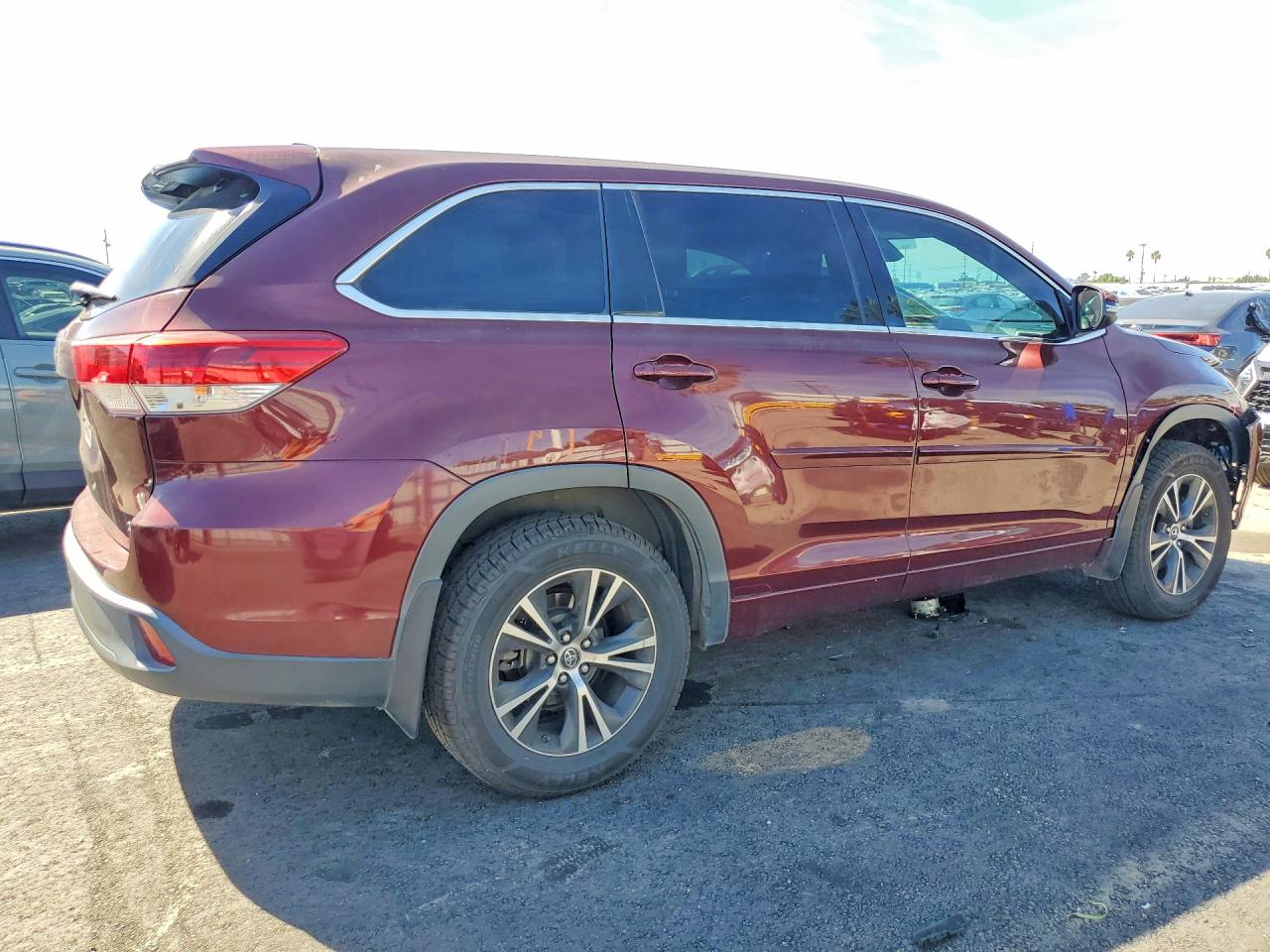 2017 TOYOTA HIGHLANDER LE PLUS photo 5
