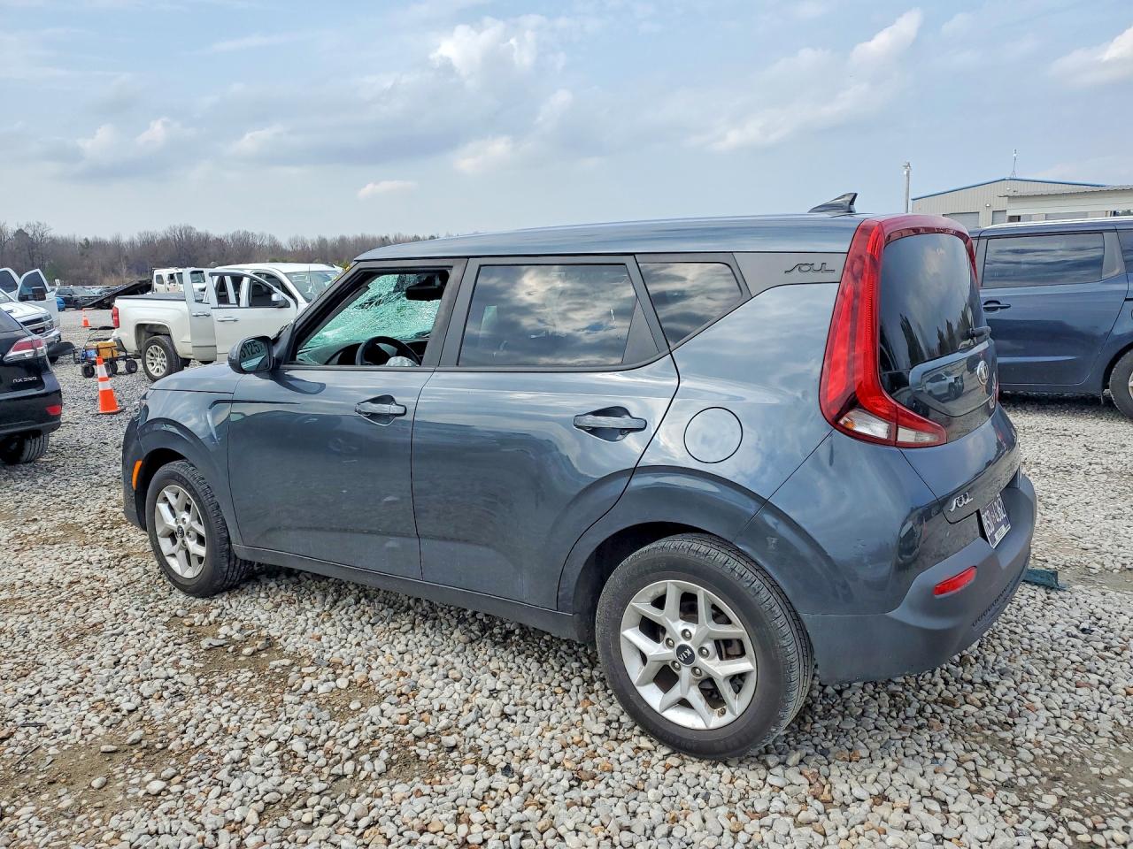 2020 KIA SOUL S photo 3