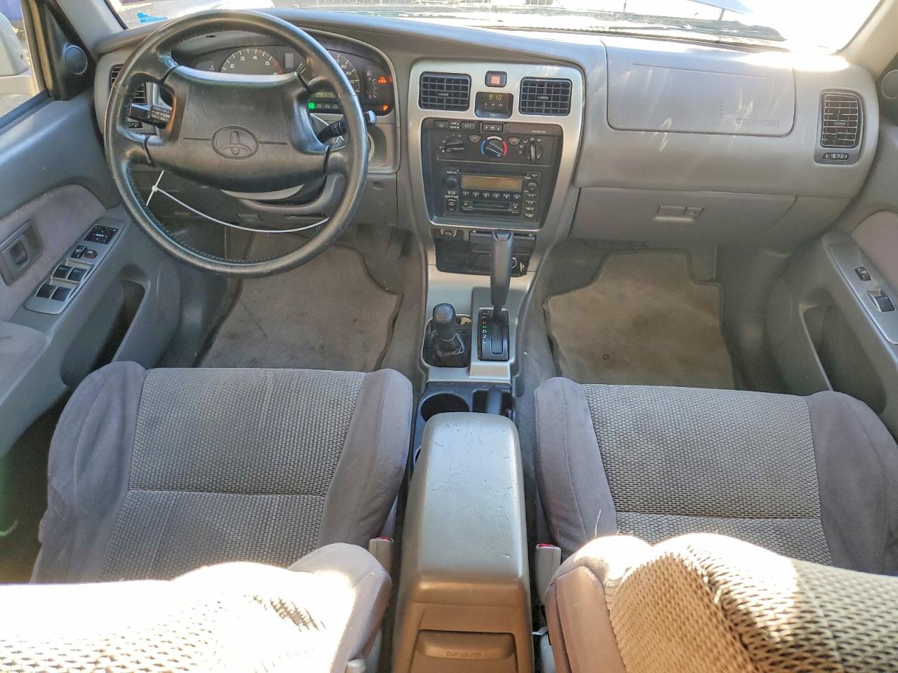 2002 TOYOTA 4RUNNER SR5 photo 8