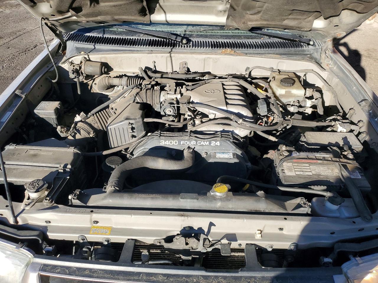 2002 TOYOTA 4RUNNER SR5 photo 12