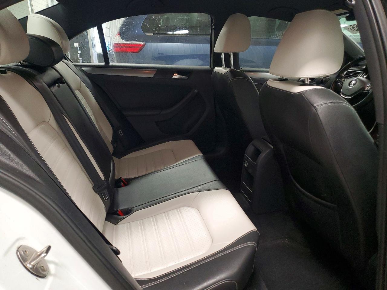 2016 VOLKSWAGEN JETTA SPORT photo 10