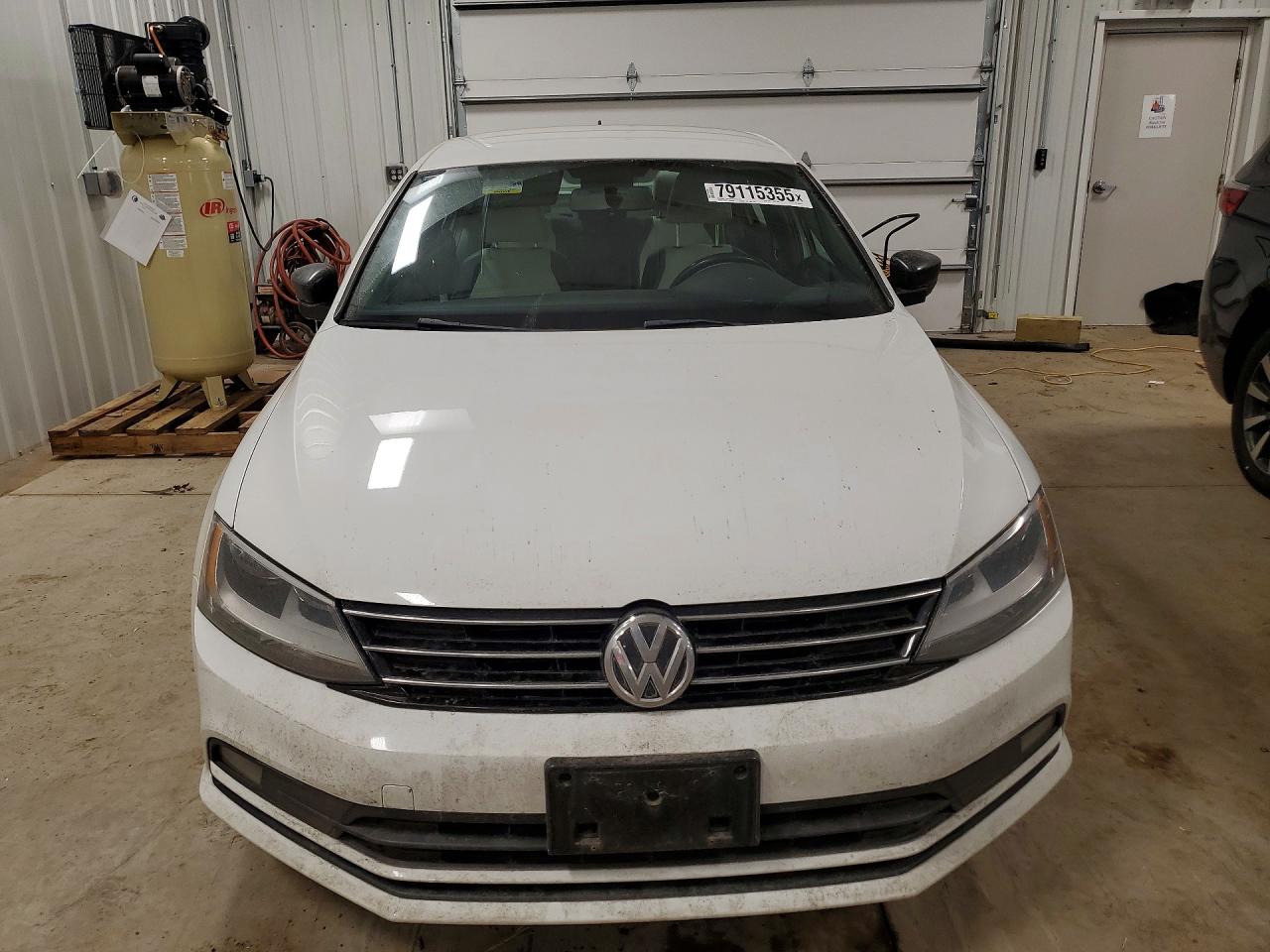 2016 VOLKSWAGEN JETTA SPORT photo 5