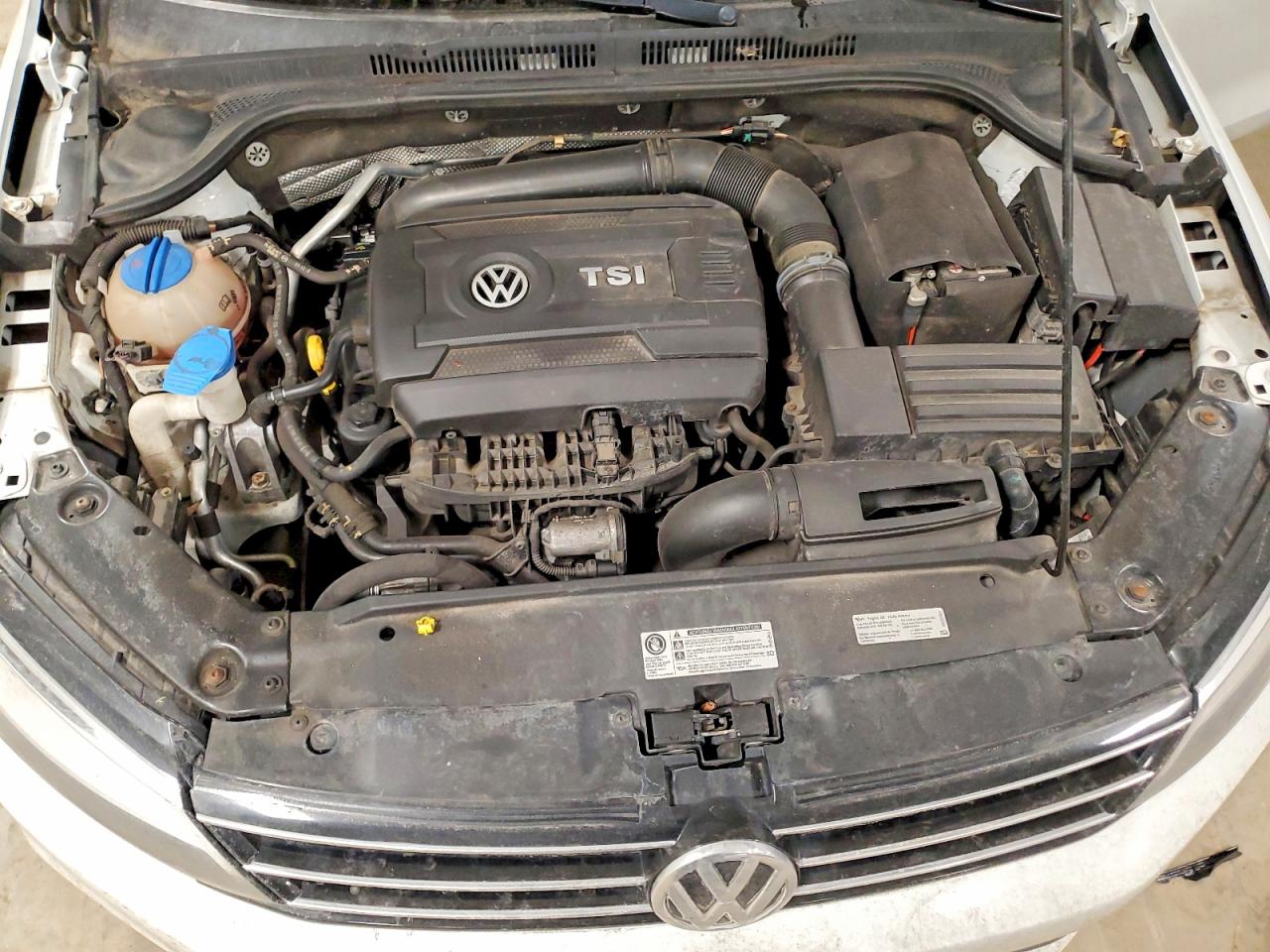2016 VOLKSWAGEN JETTA SPORT photo 11