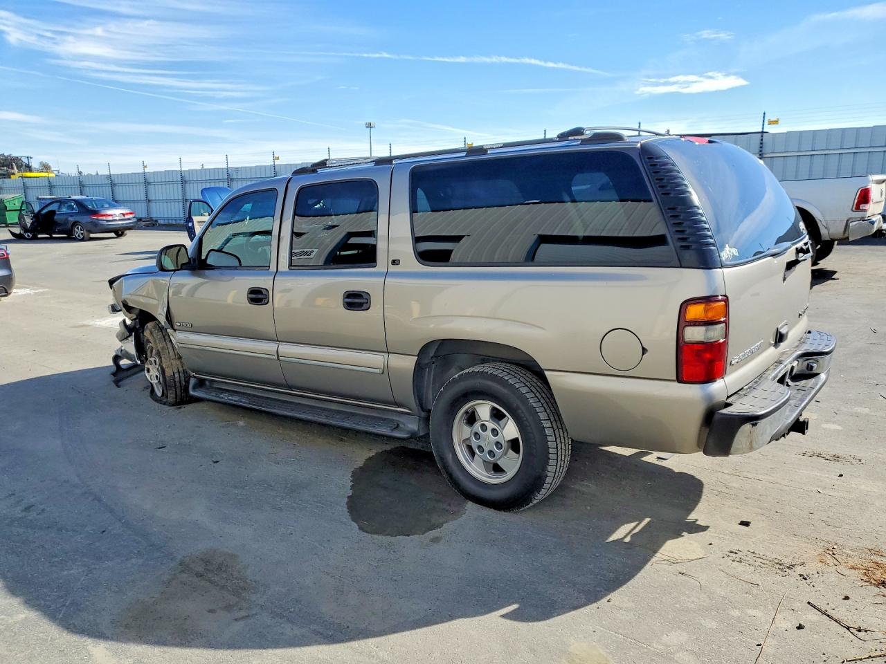 2000 CHEVROLET SUBURBAN K1500 photo 3