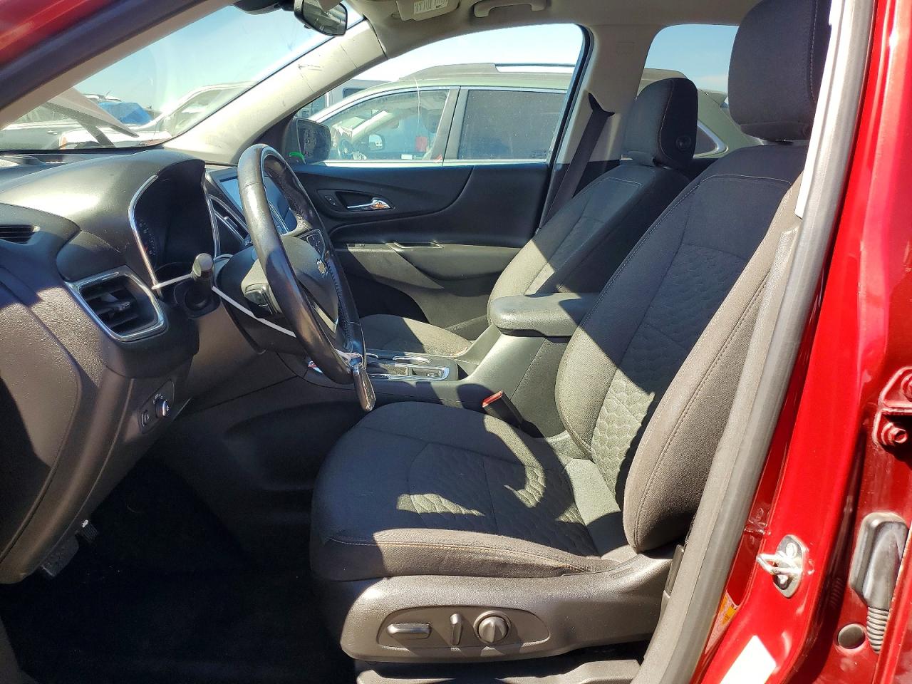 2019 CHEVROLET EQUINOX photo 13