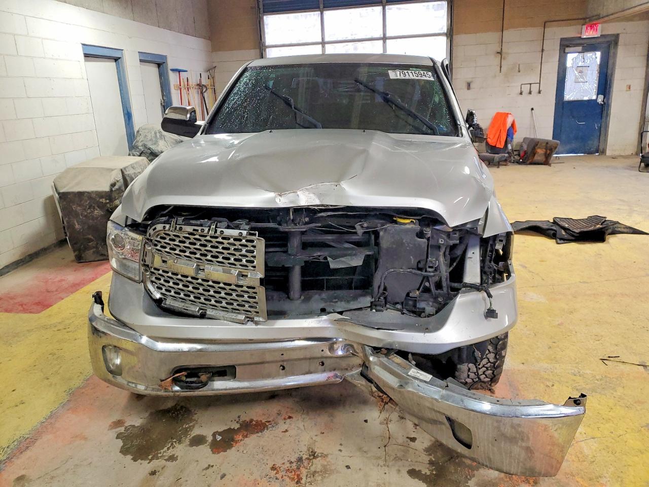 2015 RAM 1500 LARAMIE photo 5