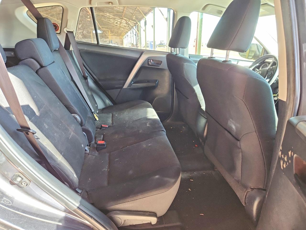 2017 TOYOTA RAV4 LE photo 11