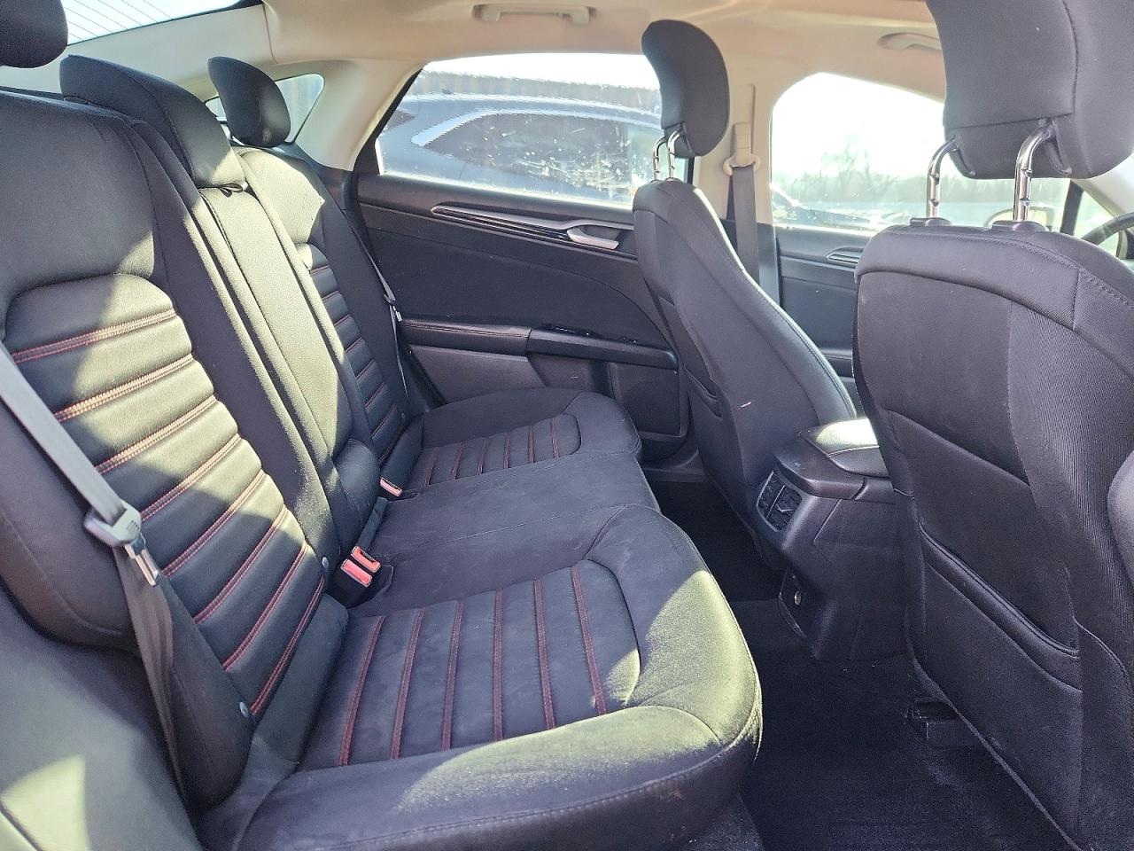 2013 FORD FUSION SE photo 19