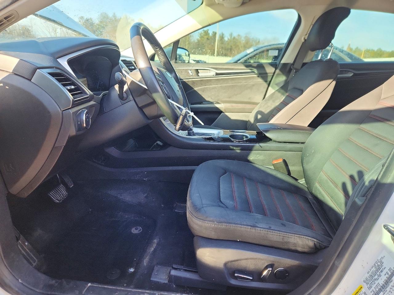 2013 FORD FUSION SE photo 13