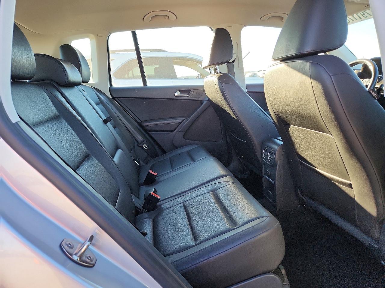 2016 VOLKSWAGEN TIGUAN S photo 21