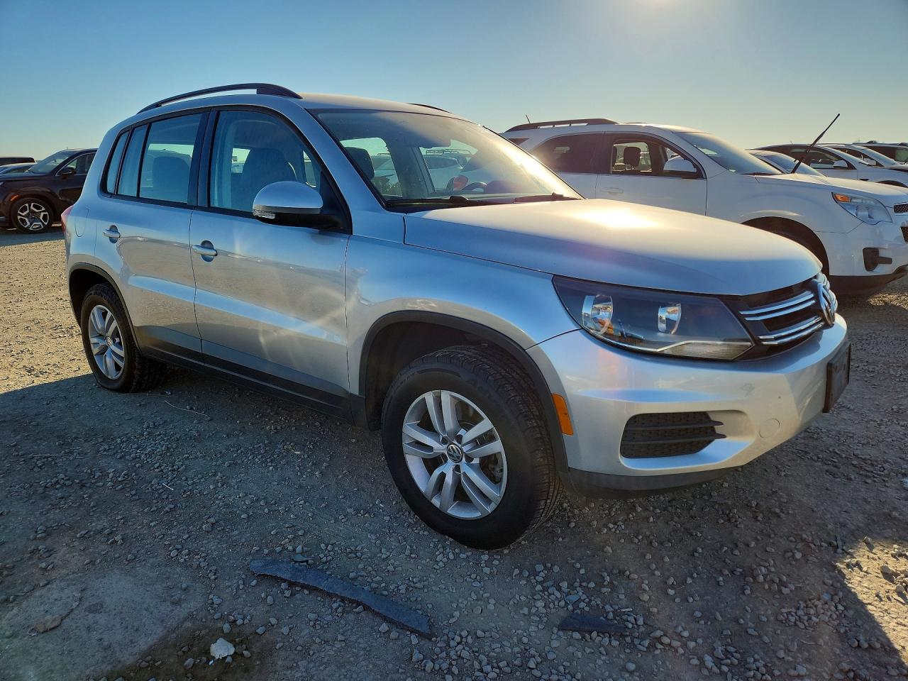 2016 VOLKSWAGEN TIGUAN S photo 7