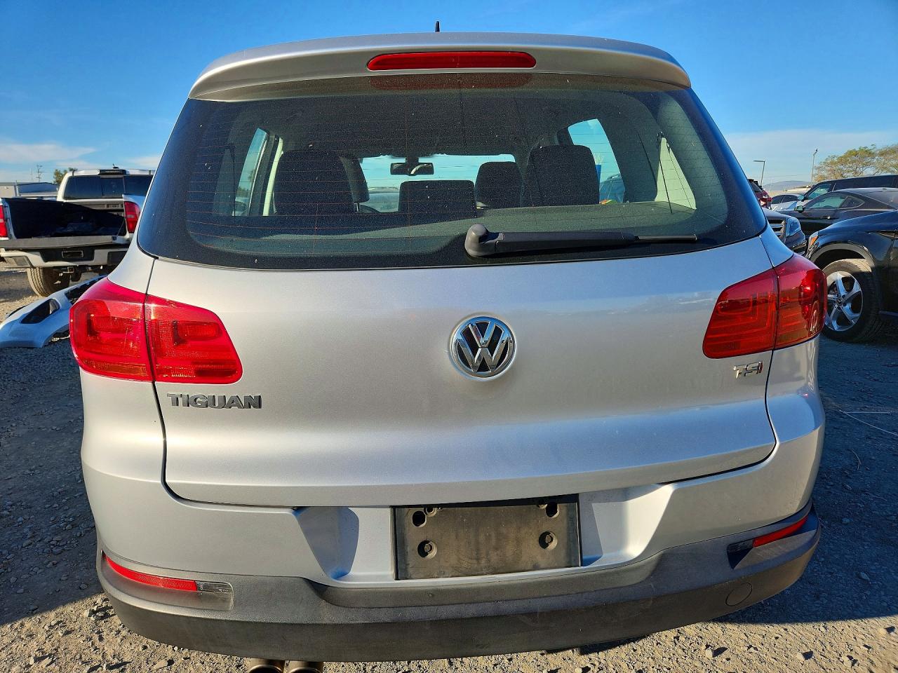 2016 VOLKSWAGEN TIGUAN S photo 11