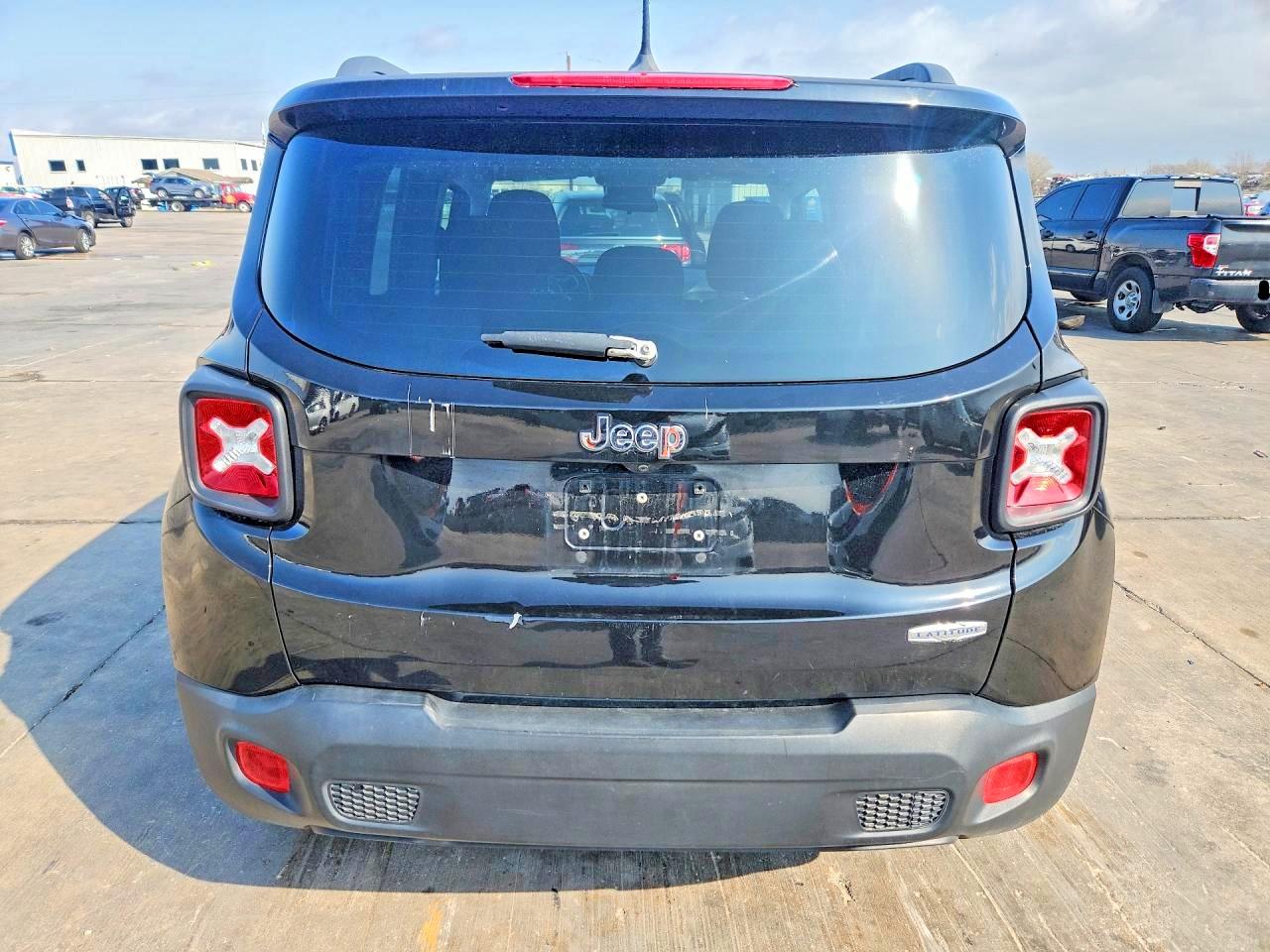 2015 JEEP RENEGADE LATITUDE photo 6