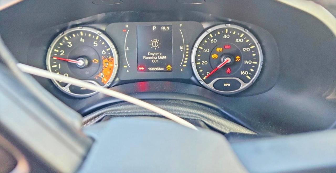 2015 JEEP RENEGADE LATITUDE photo 9