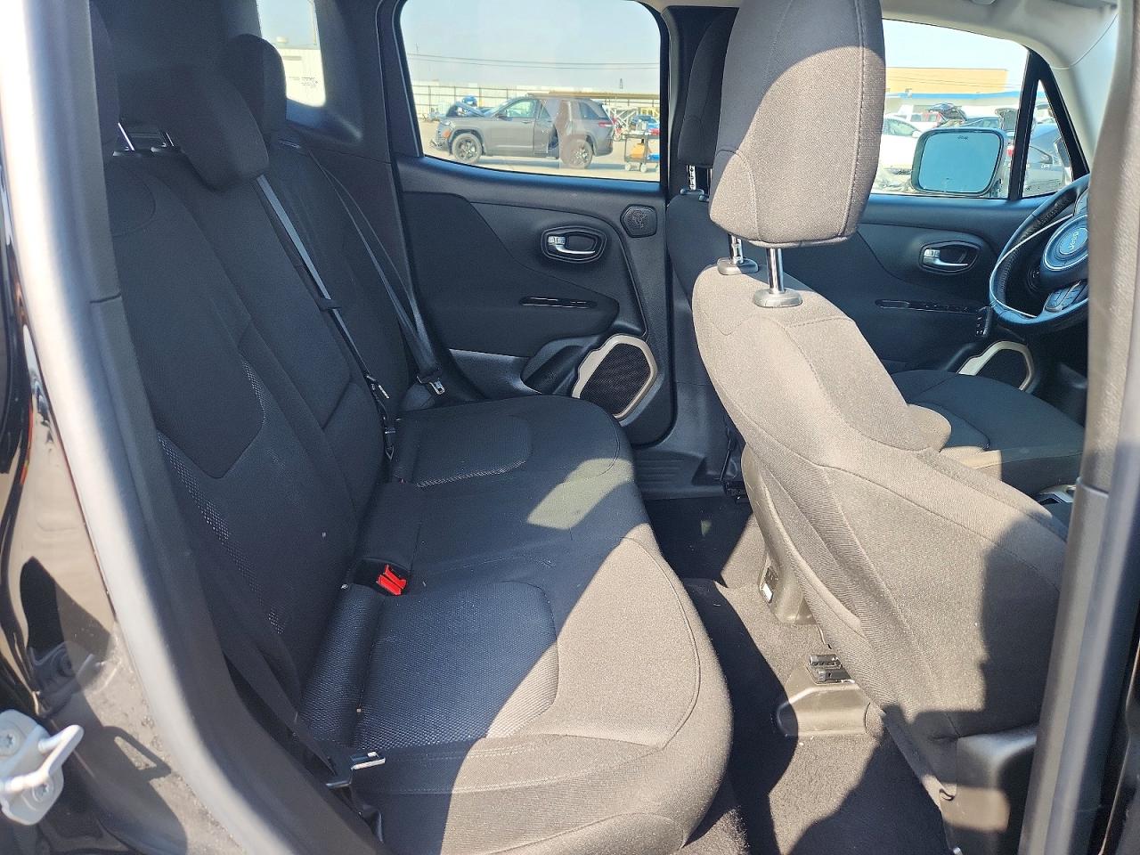 2015 JEEP RENEGADE LATITUDE photo 11