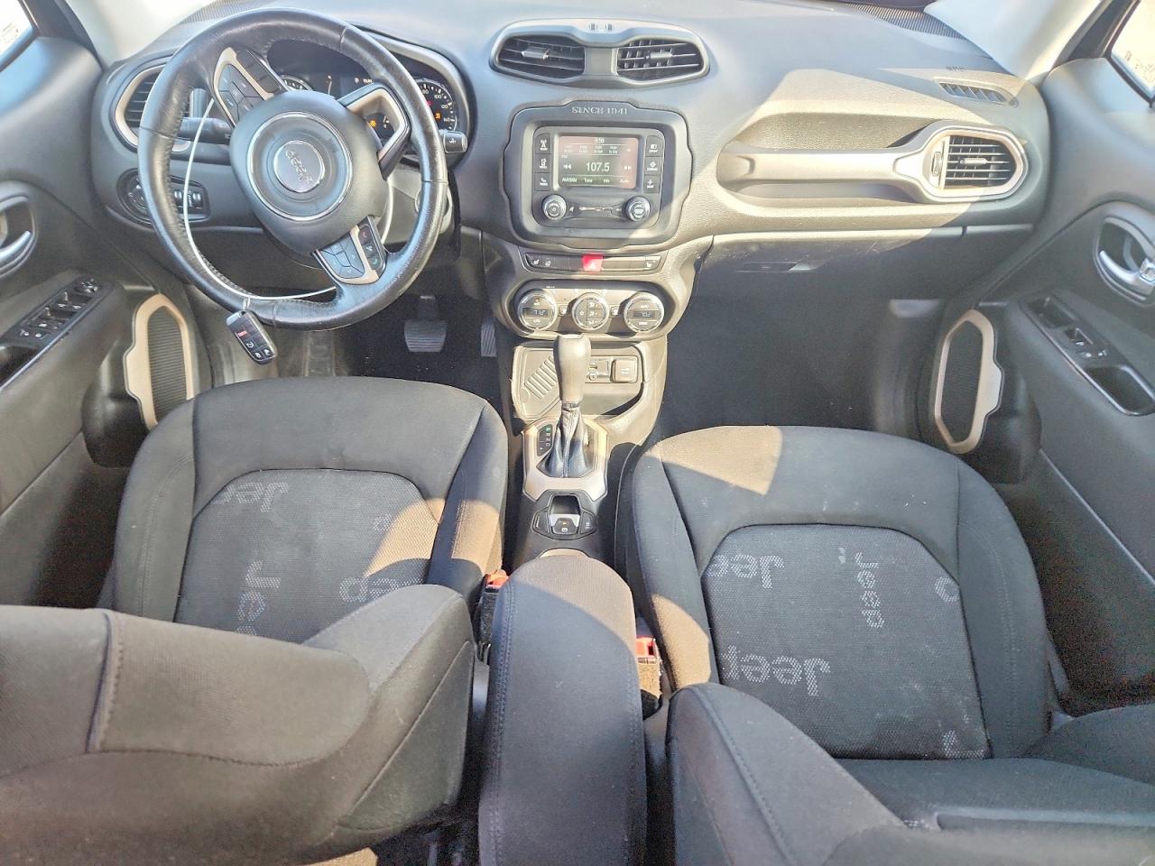 2015 JEEP RENEGADE LATITUDE photo 8