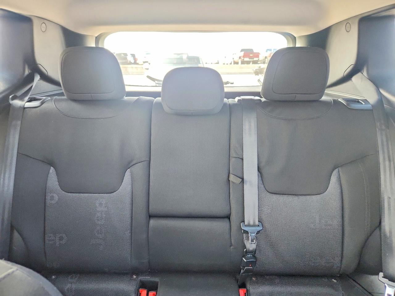 2015 JEEP RENEGADE LATITUDE photo 10