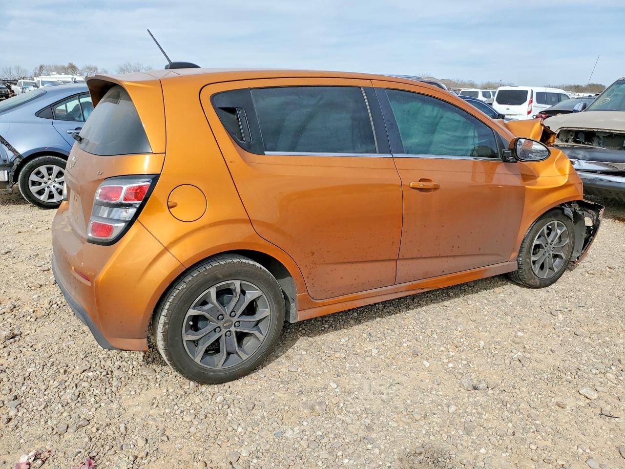 2017 CHEVROLET SONIC LT photo 5