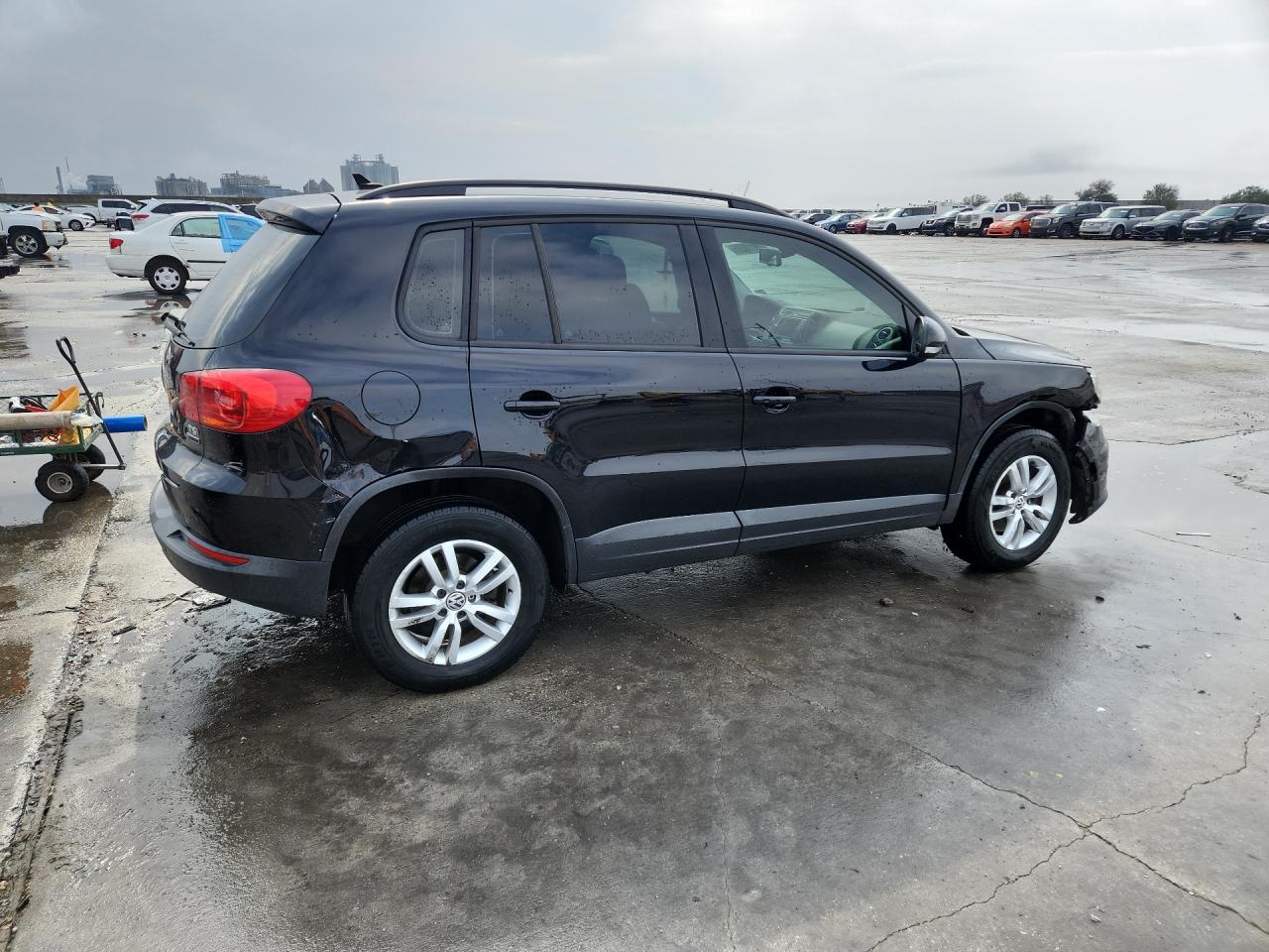 2017 VOLKSWAGEN TIGUAN S photo 3