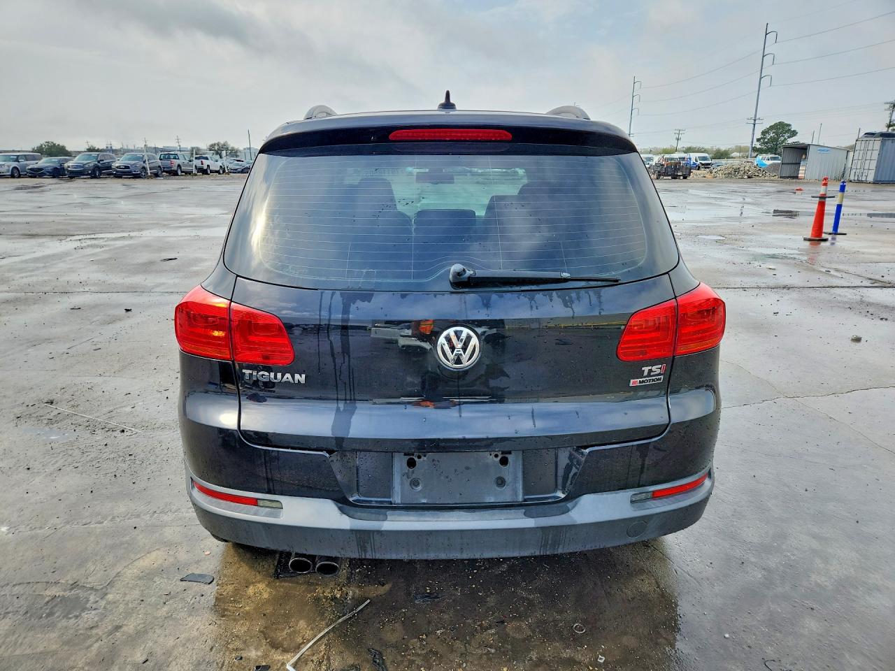2017 VOLKSWAGEN TIGUAN S photo 6