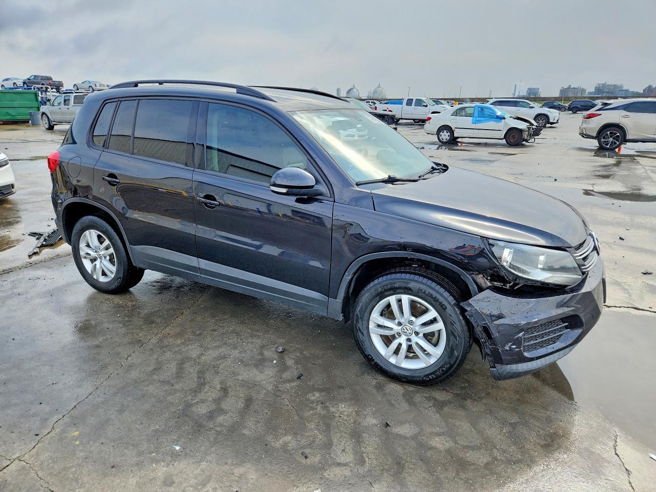 2017 VOLKSWAGEN TIGUAN S photo 4