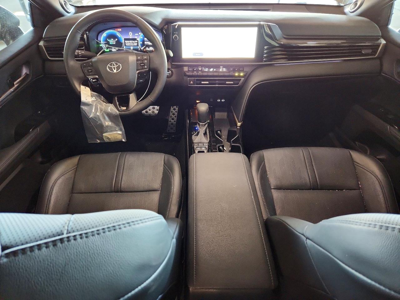 2025 TOYOTA CAMRY XSE photo 8