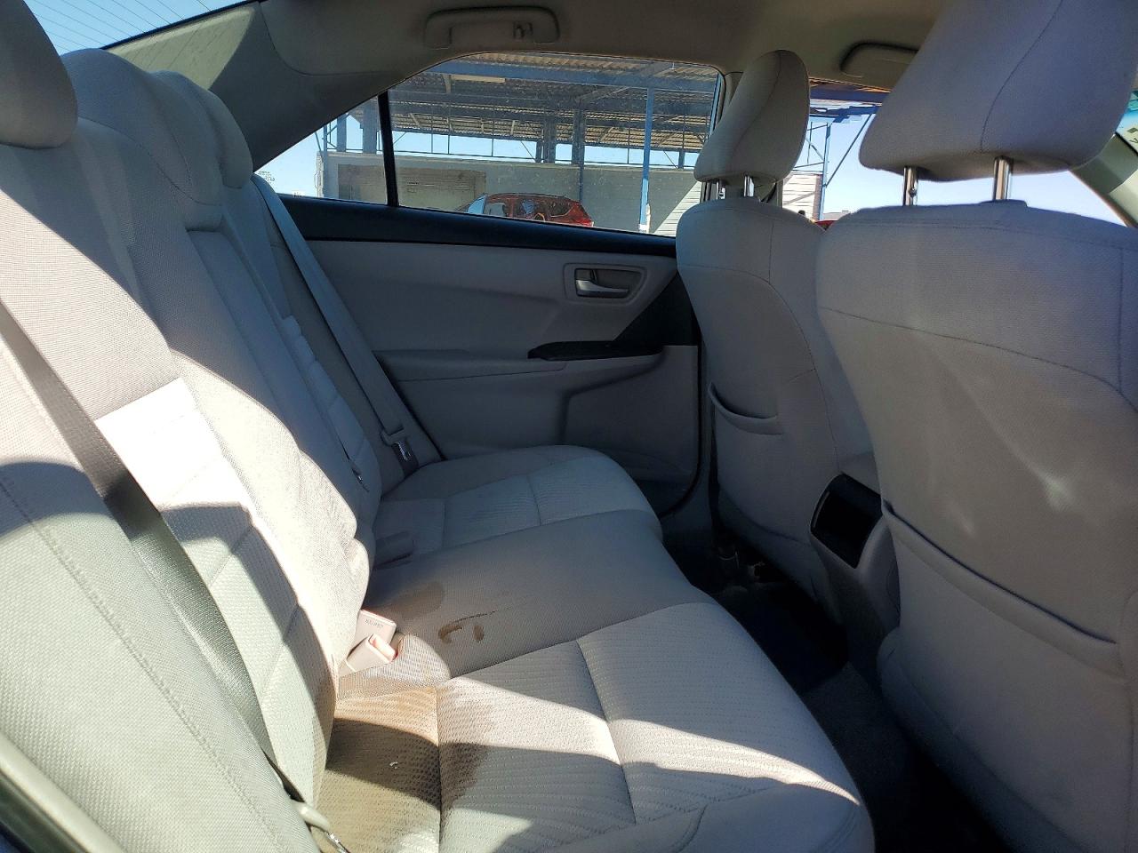 2016 TOYOTA CAMRY LE photo 19