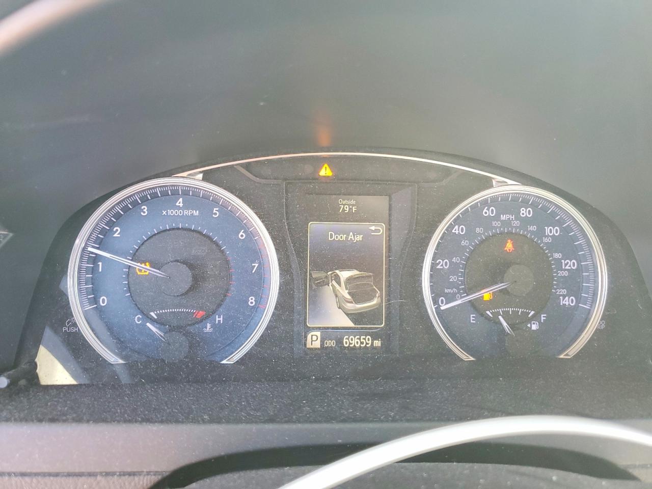 2016 TOYOTA CAMRY LE photo 17