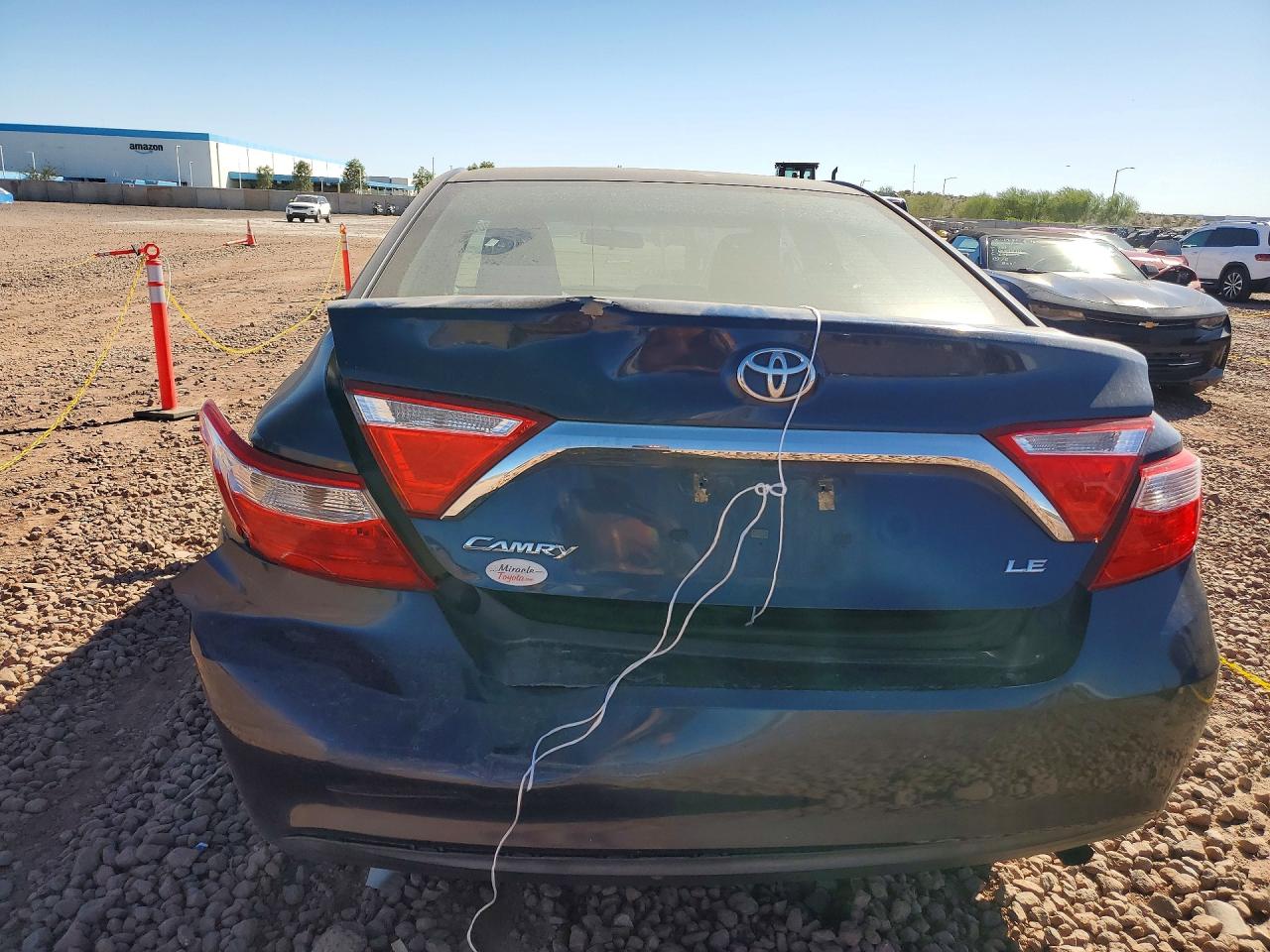 2016 TOYOTA CAMRY LE photo 11
