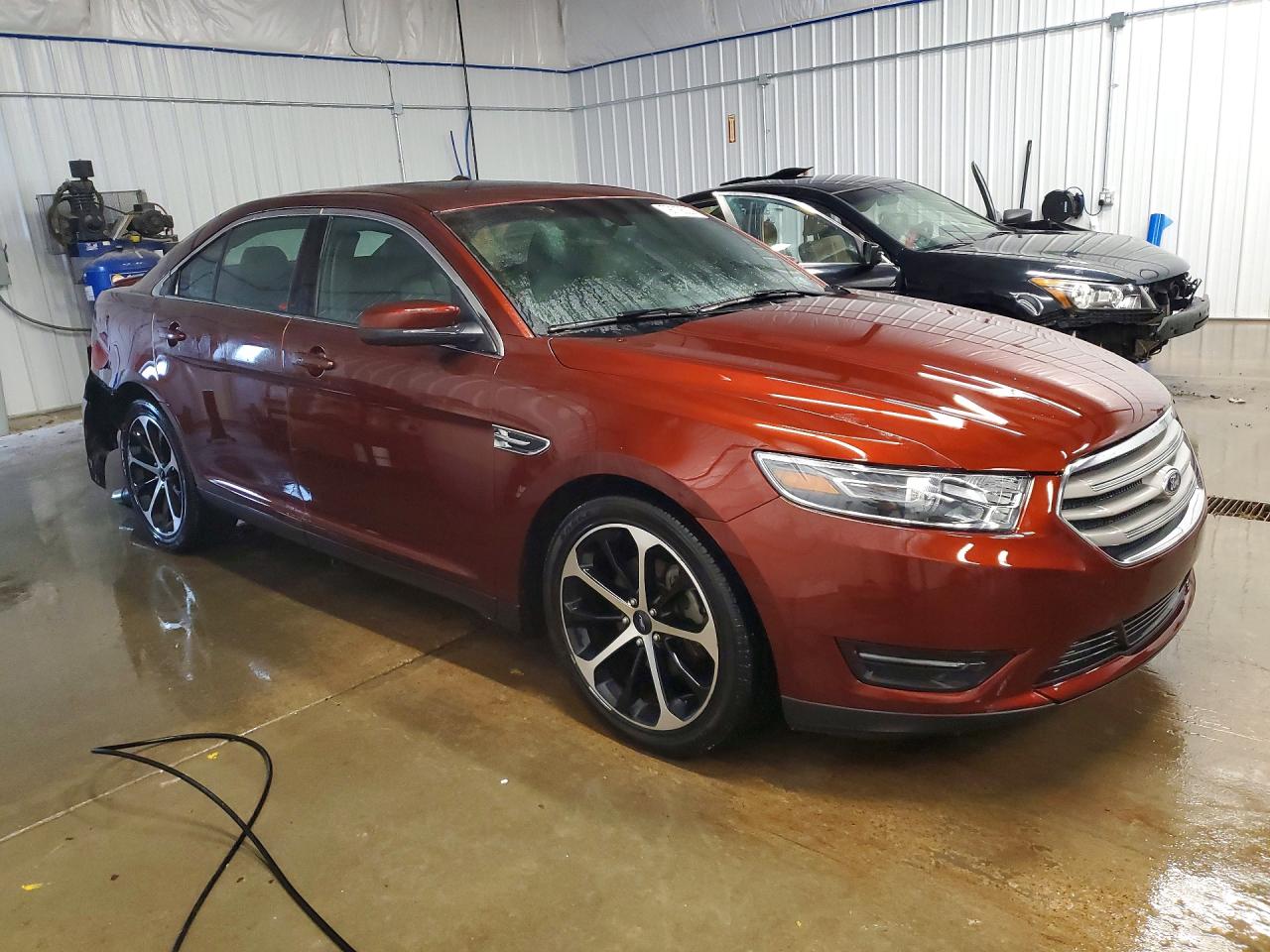 2015 FORD TAURUS SEL photo 7