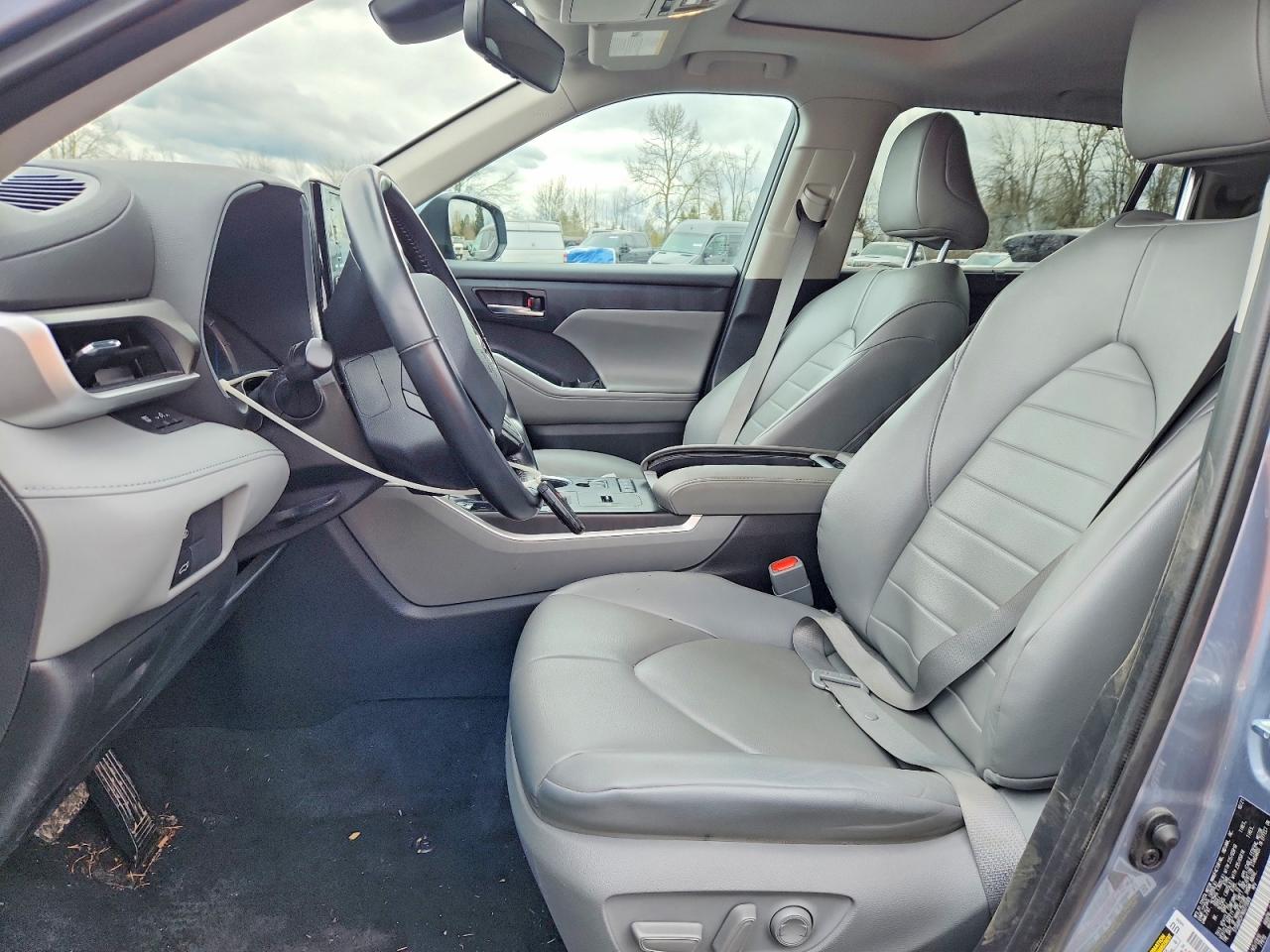 2022 TOYOTA HIGHLANDER HYBRID XLE photo 13