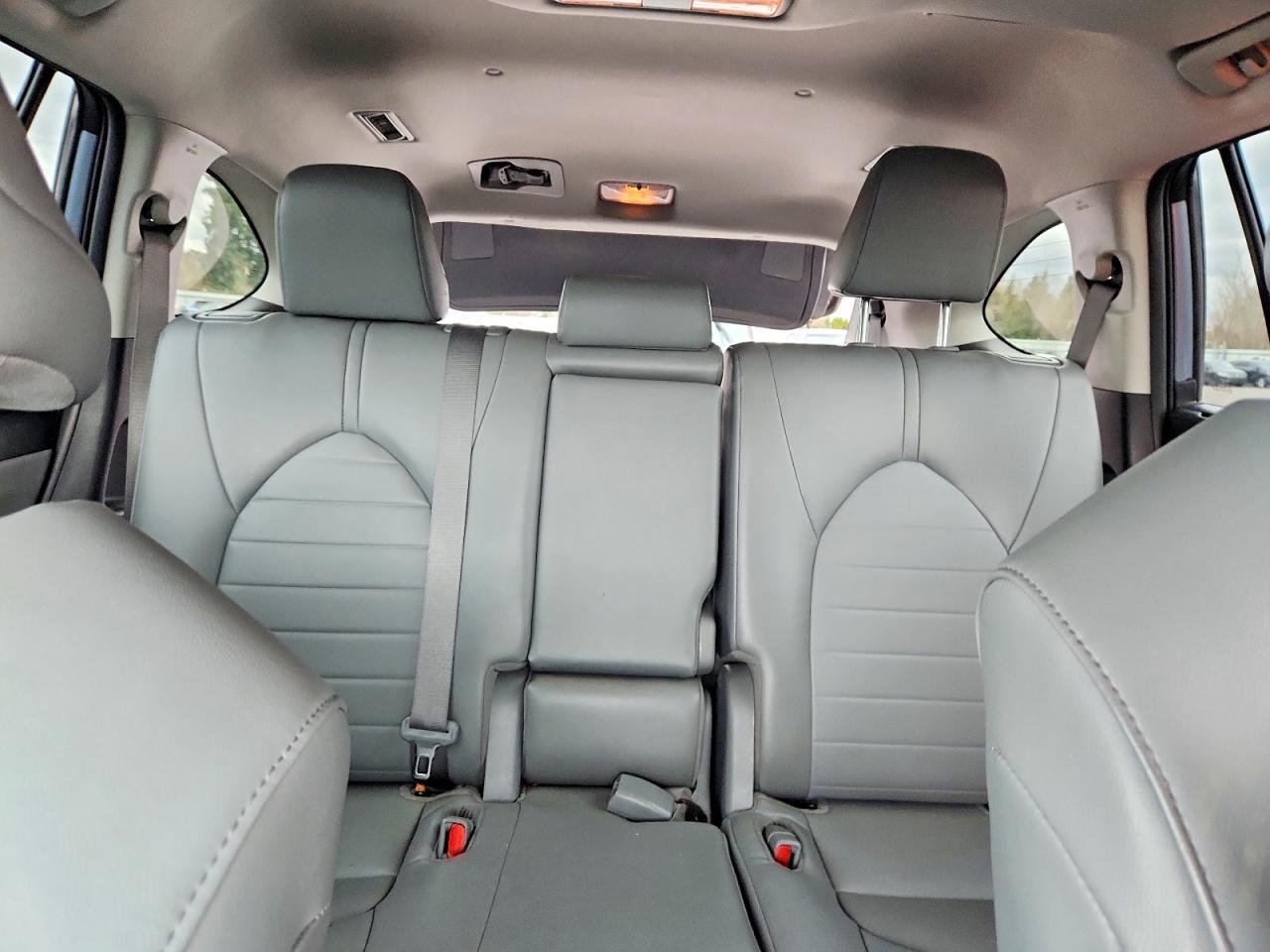 2022 TOYOTA HIGHLANDER HYBRID XLE photo 19