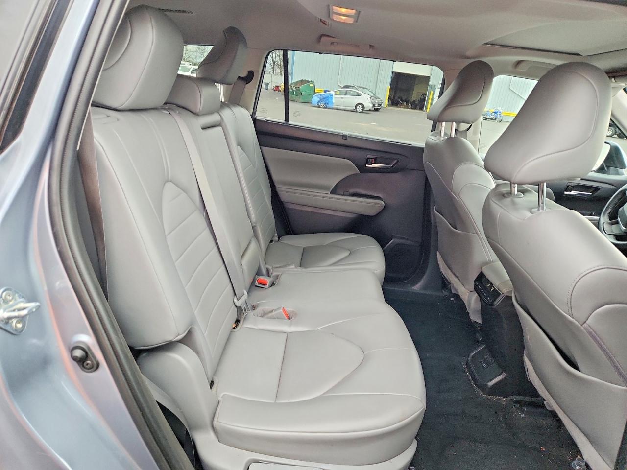 2022 TOYOTA HIGHLANDER HYBRID XLE photo 21