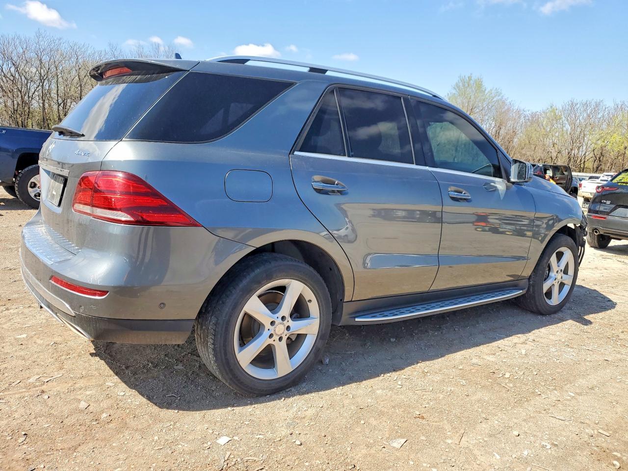 2017 MERCEDES-BENZ GLE 350 4MATIC photo 3