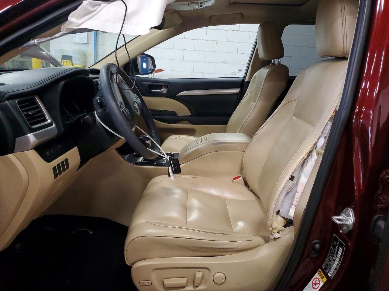 2019 TOYOTA HIGHLANDER XLE photo 7