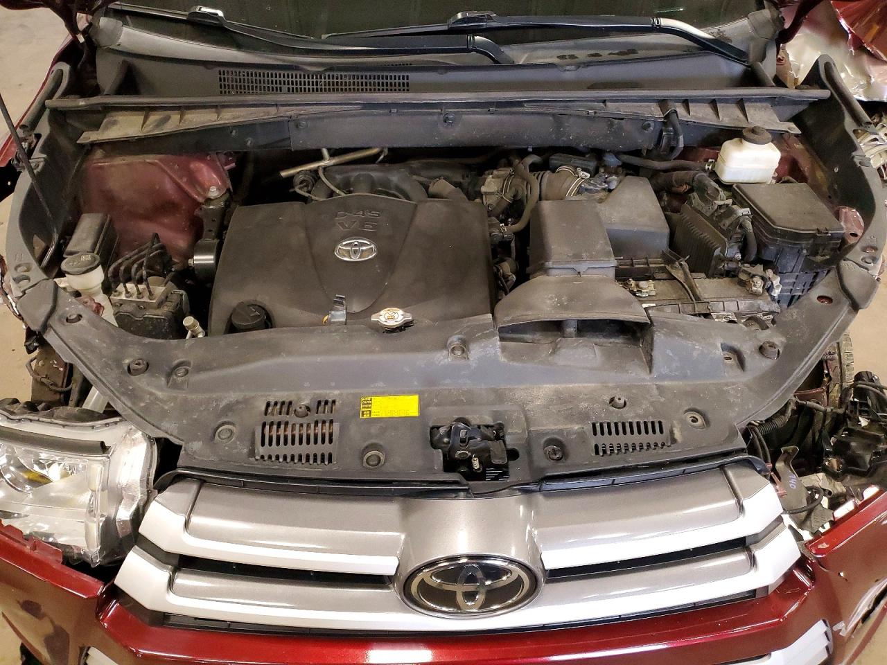 2019 TOYOTA HIGHLANDER XLE photo 12