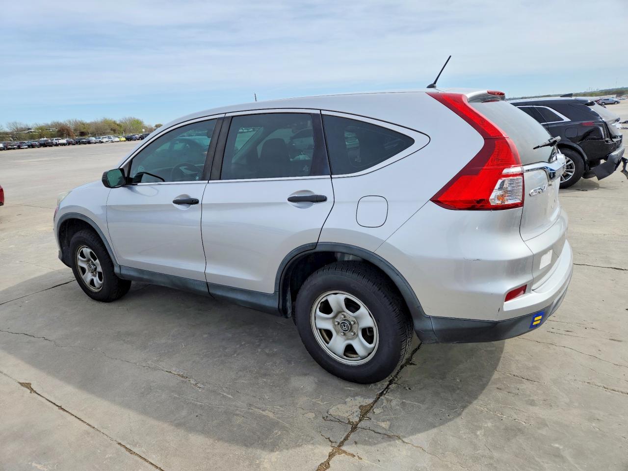 2016 HONDA CR-V LX photo 2