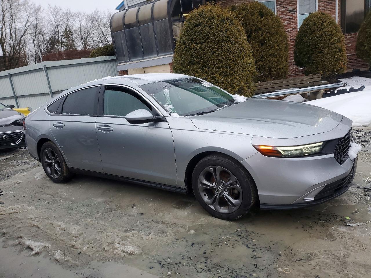 2024 HONDA ACCORD EX photo 10