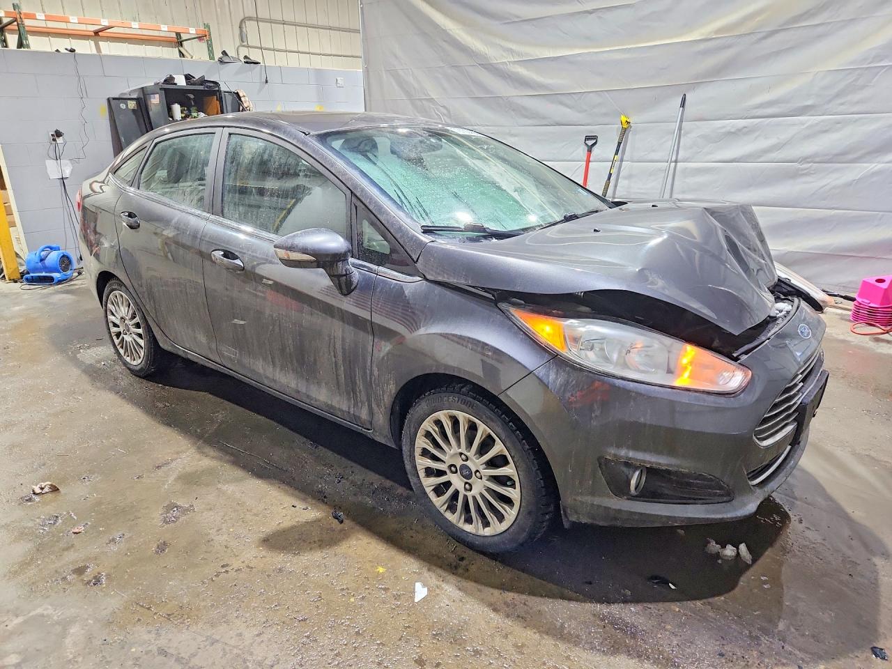 2015 FORD FIESTA TITANIUM photo 4