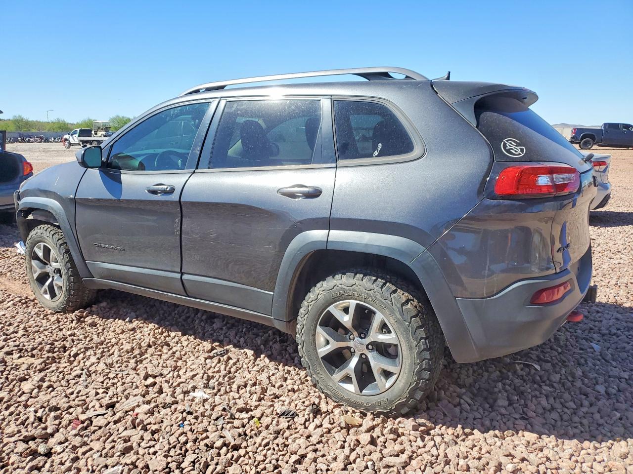 2016 JEEP CHEROKEE TRAILHAWK photo 3