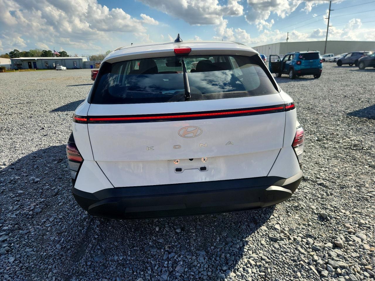 2025 HYUNDAI KONA SE photo 11