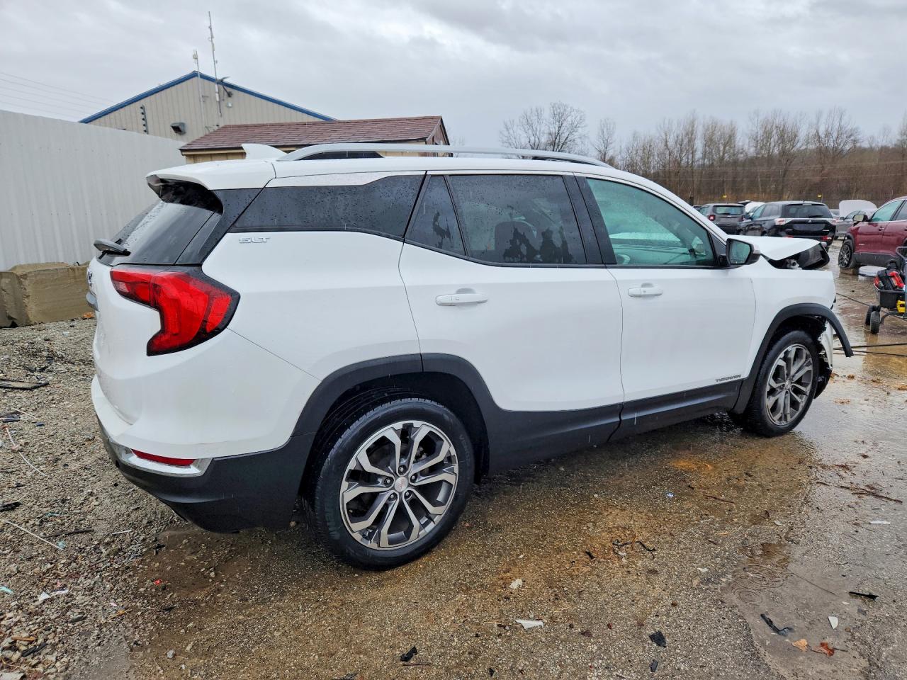 2019 GMC TERRAIN SLT photo 3