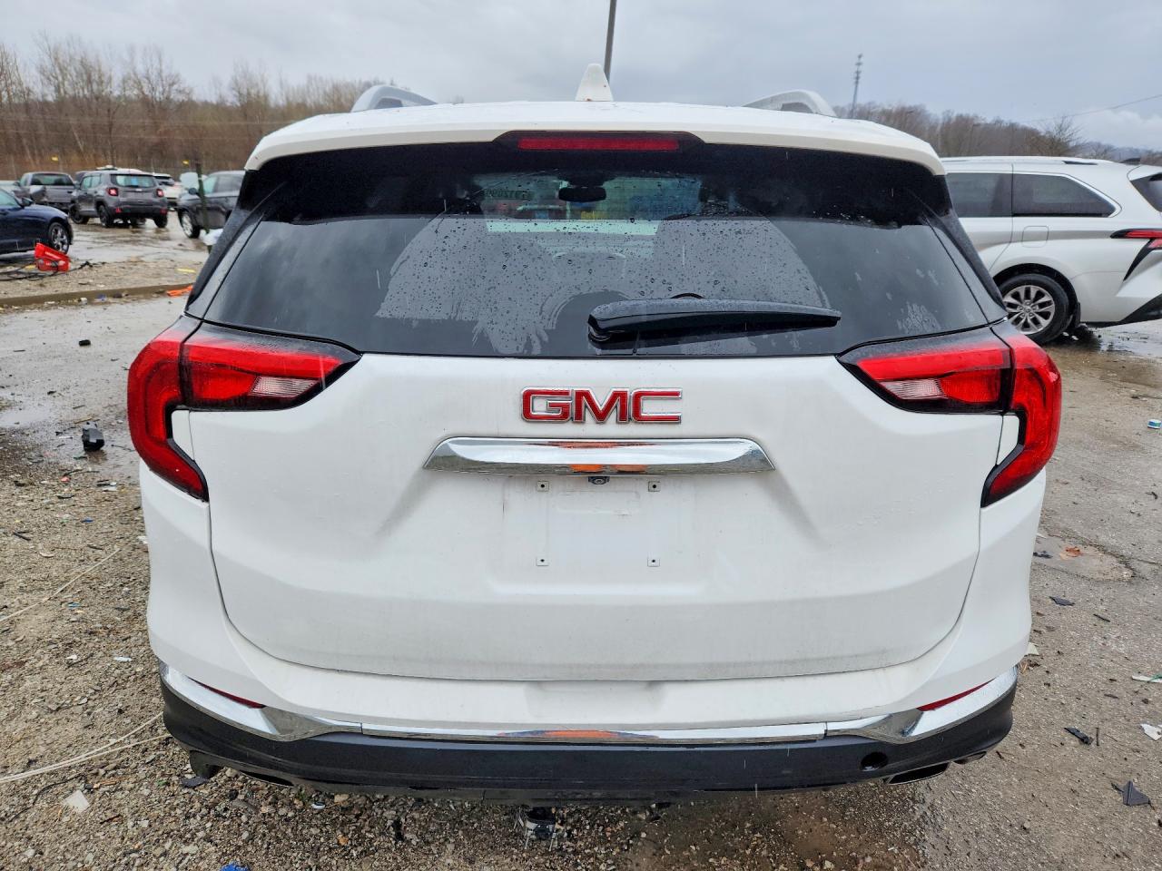 2019 GMC TERRAIN SLT photo 6