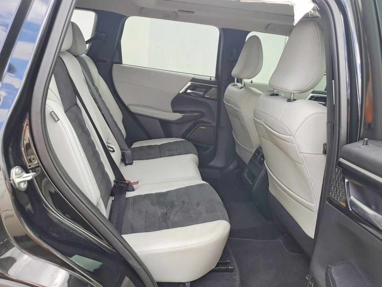 2025 MITSUBISHI OUTLANDER SE photo 21