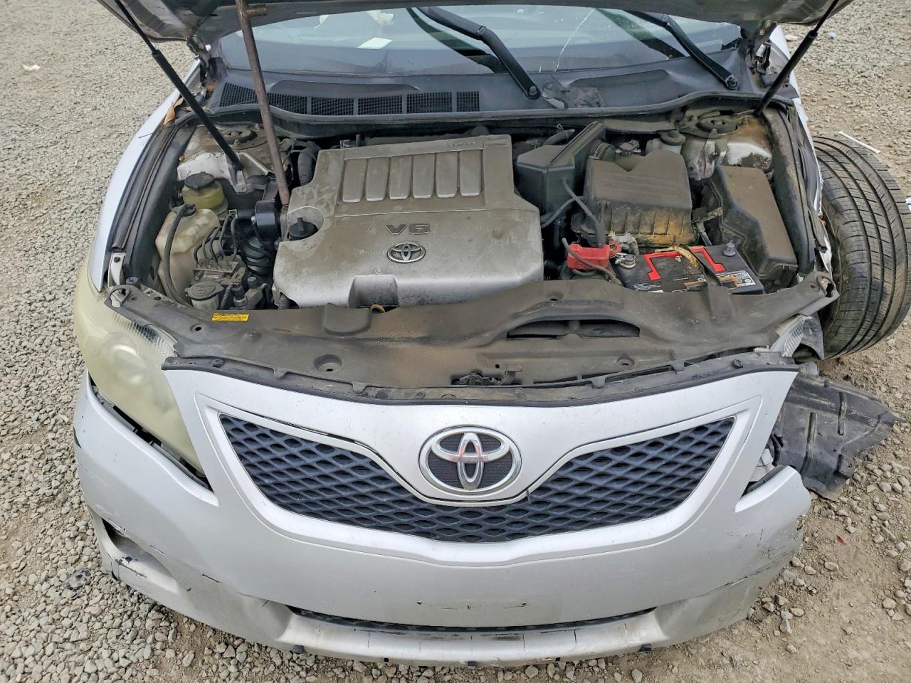 2011 TOYOTA CAMRY photo 11